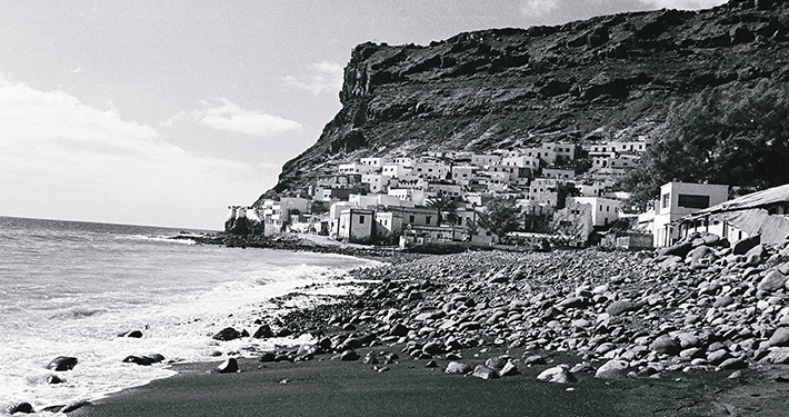 old photo of pre-marina Mog&aacute;n