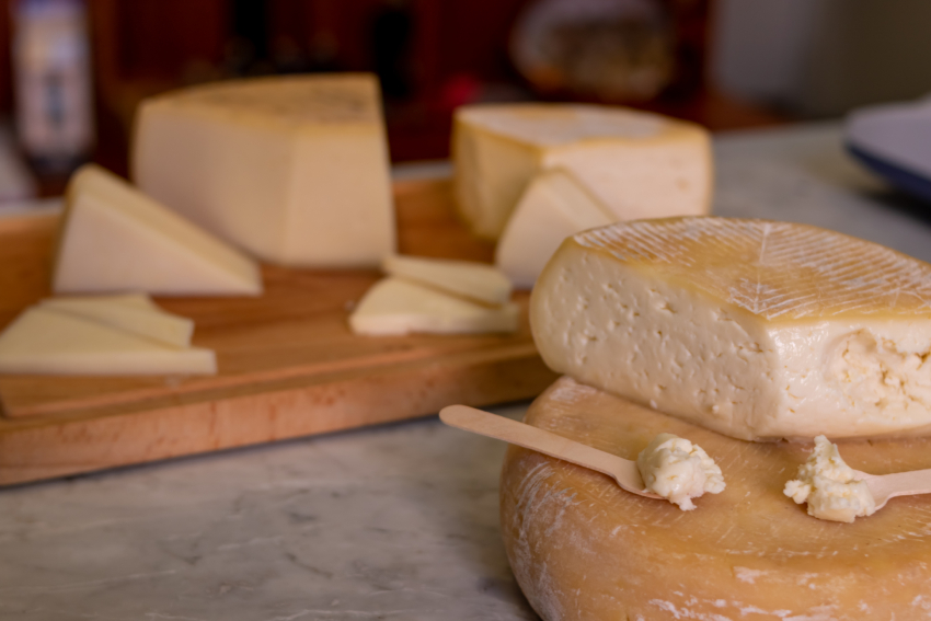 Gran Canaria cheeses in Gu&iacute;a town