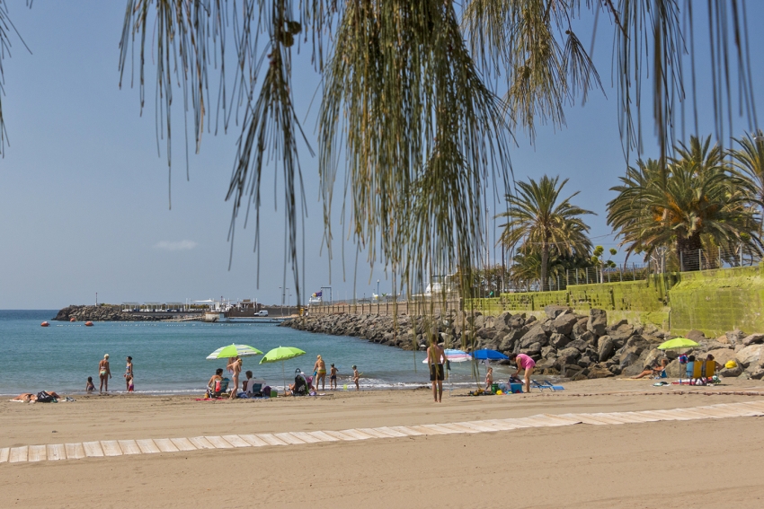 Hotter than Gran Canaria at home? Really?